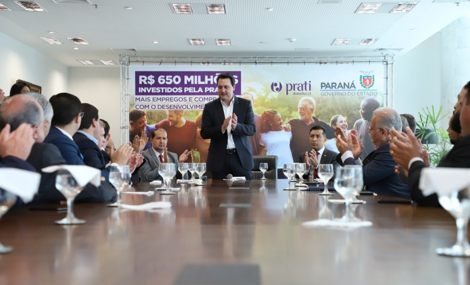 A empresa de medicamentos Prati-Donaduzzi confirmou nesta quarta-feira (5), em evento com o governador Carlos Massa Ratinho Junior, no Palácio Iguaçu, investimentos de R$ 650 milhões nos próximos três anos na ampliação da sua planta em Toledo, no Oeste do Paraná. - Curitiba, 05/02/2020 - Foto: José Fernando Ogura/AEN