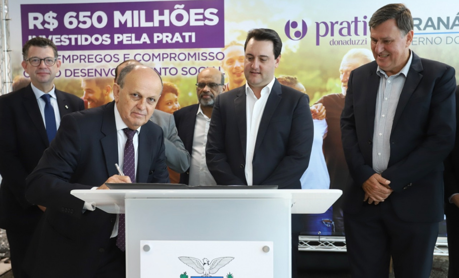 A empresa de medicamentos Prati-Donaduzzi confirmou nesta quarta-feira (5), em evento com o governador Carlos Massa Ratinho Junior, no Palácio Iguaçu, investimentos de R$ 650 milhões nos próximos três anos na ampliação da sua planta em Toledo, no Oeste do Paraná. - Curitiba, 05/02/2020 - Foto: José Fernando Ogura/AEN
