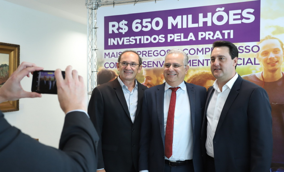 A empresa de medicamentos Prati-Donaduzzi confirmou nesta quarta-feira (5), em evento com o governador Carlos Massa Ratinho Junior, no Palácio Iguaçu, investimentos de R$ 650 milhões nos próximos três anos na ampliação da sua planta em Toledo, no Oeste do Paraná. - Curitiba, 05/02/2020 - Foto: José Fernando Ogura/AEN