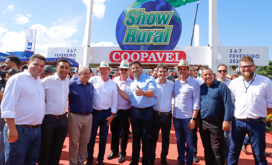 Trevo Cataratas, duplicação na BR-277 e aumento da capacidade de escoamento da Ferroeste vão mudar a realidade de Cascavel e região. Anúncios foram feitos nesta quarta-feira (05) no Show Rural Coopavel.
Foto: Rodrigo Felix Leal