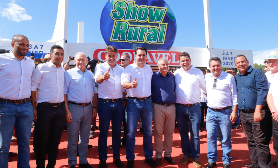 Trevo Cataratas, duplicação na BR-277 e aumento da capacidade de escoamento da Ferroeste vão mudar a realidade de Cascavel e região. Anúncios foram feitos nesta quarta-feira (05) no Show Rural Coopavel.
Foto: Rodrigo Felix Leal