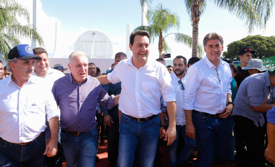 Trevo Cataratas, duplicação na BR-277 e aumento da capacidade de escoamento da Ferroeste vão mudar a realidade de Cascavel e região. Anúncios foram feitos nesta quarta-feira (05) no Show Rural Coopavel.
Foto: Rodrigo Felix Leal