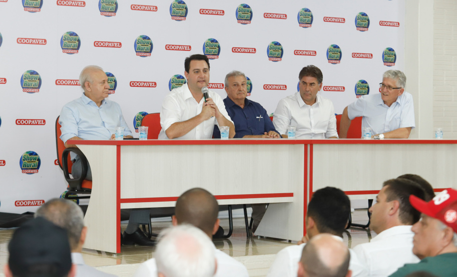 Trevo Cataratas, duplicação na BR-277 e aumento da capacidade de escoamento da Ferroeste vão mudar a realidade de Cascavel e região. Anúncios foram feitos nesta quarta-feira (05) no Show Rural Coopavel.
Foto: Rodrigo Felix Leal