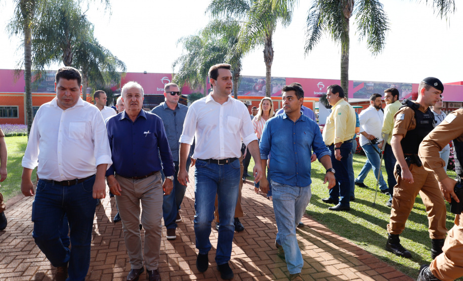 Trevo Cataratas, duplicação na BR-277 e aumento da capacidade de escoamento da Ferroeste vão mudar a realidade de Cascavel e região. Anúncios foram feitos nesta quarta-feira (05) no Show Rural Coopavel.
Foto: Rodrigo Felix Leal