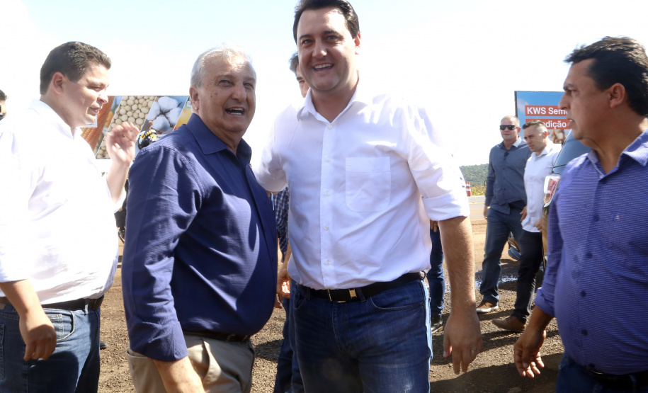 O governador Carlos Massa Ratinho Junior participa nesta quarta-feira (05) do Show Rural Coopavel, em Cascavel, no Oeste do Paraná. Às 15 horas, Ratinho Junior recebeu a imprensa para entrevista coletiva. O encontro será na estruturação de administração do evento. Em seguida, o governador visitará os estandes da feira.
Foto Gilson Abreu/Aen