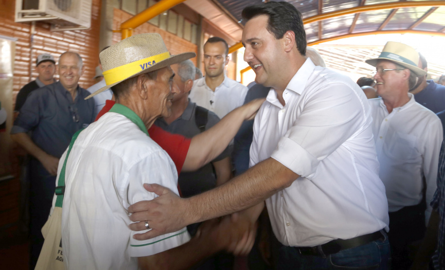 O governador Carlos Massa Ratinho Junior participa nesta quarta-feira (05) do Show Rural Coopavel, em Cascavel, no Oeste do Paraná. Às 15 horas, Ratinho Junior recebeu a imprensa para entrevista coletiva. O encontro será na estruturação de administração do evento. Em seguida, o governador visitará os estandes da feira.
Foto Gilson Abreu/Aen