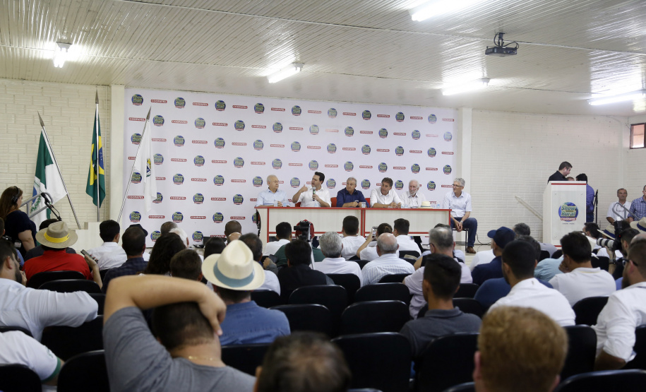 O governador Carlos Massa Ratinho Junior participa nesta quarta-feira (05) do Show Rural Coopavel, em Cascavel, no Oeste do Paraná. Às 15 horas, Ratinho Junior recebeu a imprensa para entrevista coletiva. O encontro será na estruturação de administração do evento. Em seguida, o governador visitará os estandes da feira.
Foto Gilson Abreu/Aen