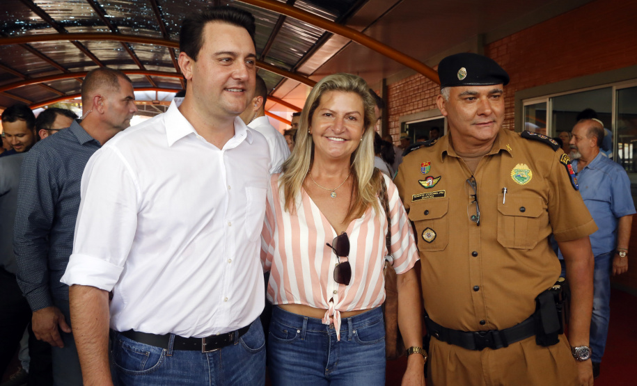 O governador Carlos Massa Ratinho Junior participa nesta quarta-feira (05) do Show Rural Coopavel, em Cascavel, no Oeste do Paraná. Às 15 horas, Ratinho Junior recebeu a imprensa para entrevista coletiva. O encontro será na estruturação de administração do evento. Em seguida, o governador visitará os estandes da feira.
Foto Gilson Abreu/Aen
