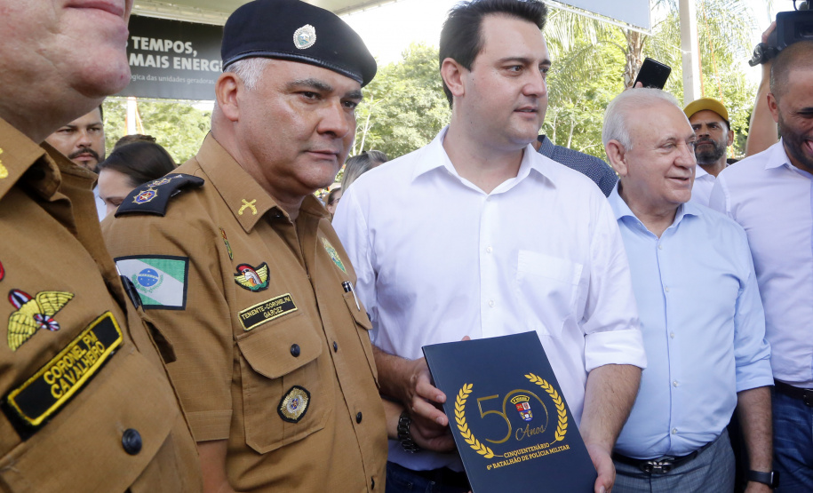 O governador Carlos Massa Ratinho Junior participa nesta quarta-feira (05) do Show Rural Coopavel, em Cascavel, no Oeste do Paraná. Às 15 horas, Ratinho Junior recebeu a imprensa para entrevista coletiva. O encontro será na estruturação de administração do evento. Em seguida, o governador visitará os estandes da feira.
Foto Gilson Abreu/Aen