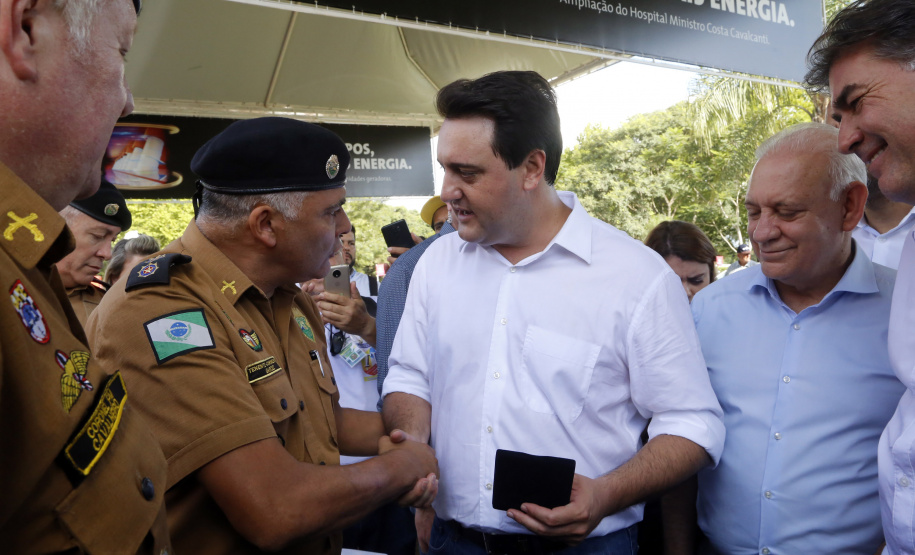 O governador Carlos Massa Ratinho Junior participa nesta quarta-feira (05) do Show Rural Coopavel, em Cascavel, no Oeste do Paraná. Às 15 horas, Ratinho Junior recebeu a imprensa para entrevista coletiva. O encontro será na estruturação de administração do evento. Em seguida, o governador visitará os estandes da feira.
Foto Gilson Abreu/Aen