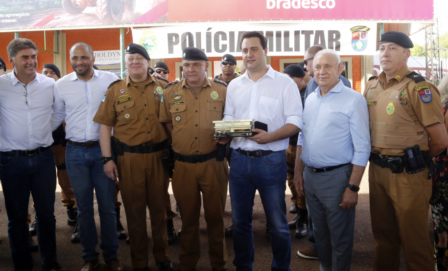 O governador Carlos Massa Ratinho Junior participa nesta quarta-feira (05) do Show Rural Coopavel, em Cascavel, no Oeste do Paraná. Às 15 horas, Ratinho Junior recebeu a imprensa para entrevista coletiva. O encontro será na estruturação de administração do evento. Em seguida, o governador visitará os estandes da feira.
Foto Gilson Abreu/Aen