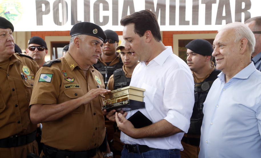 O governador Carlos Massa Ratinho Junior participa nesta quarta-feira (05) do Show Rural Coopavel, em Cascavel, no Oeste do Paraná. Às 15 horas, Ratinho Junior recebeu a imprensa para entrevista coletiva. O encontro será na estruturação de administração do evento. Em seguida, o governador visitará os estandes da feira.
Foto Gilson Abreu/Aen