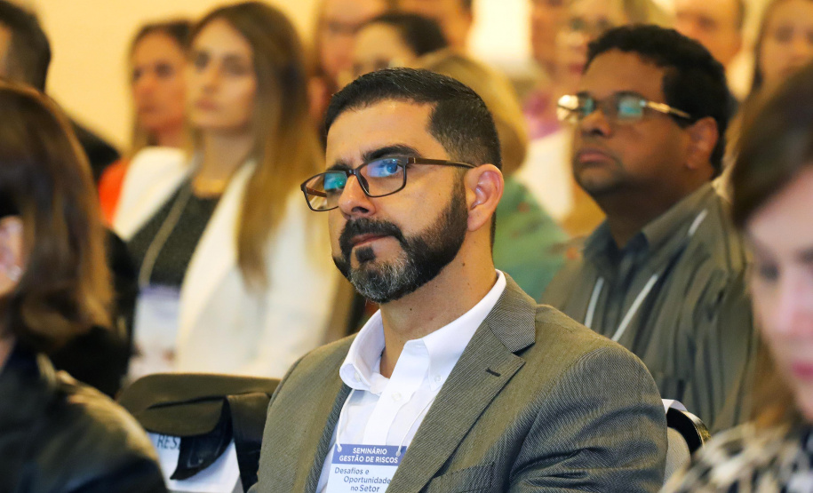A Escola Fazendária (Efaz) da Secretaria da Fazenda do Paraná realiza o Seminário Gestão de Riscos: Desafios e Oportunidades no Setor Público, em parceria com a Procuradoria-Geral do Paraná. N/F: diretor do Elo Grupo, Carlos Eduardo Gonçalves
Curitiba, 05-02-20.
Foto: Arnaldo Alves / AEN.
