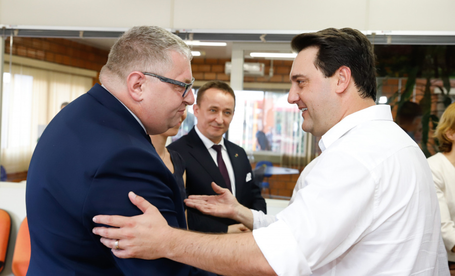 O Governo do Paraná deu início nesta quarta-feira (05) às negociações para a continuidade de um termo de cooperação técnica com a Província de Wiekopolska, na Polônia. O governador Carlos Massa Ratinho Junior encontrou-se com a comitiva de poloneses, liderada pelo vice-governador da região, Krzysztof Grabowski, para iniciar os contatos. - Cascavel, 05/02/2020 - Foto: Rodrigo Félix Leal/AEN