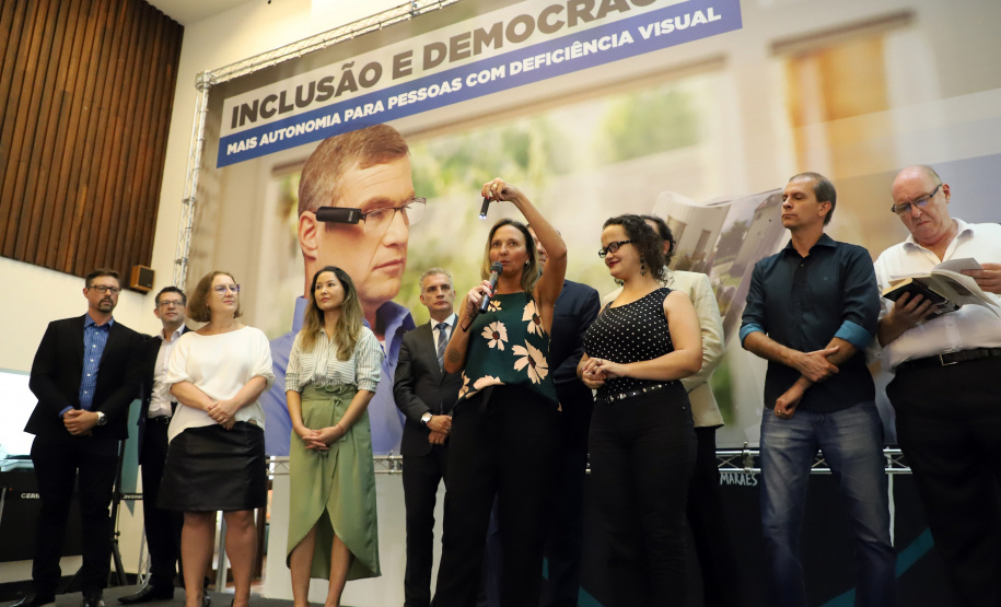 A Biblioteca Pública do Paraná (BPP) recebe nesta terça-feira (06) a mais moderna tecnologia de visão artificial do mundo, que beneficiará cegos e pessoas com visão reduzida