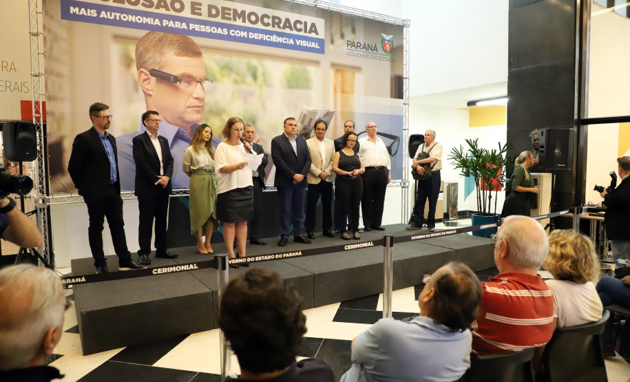 A Biblioteca Pública do Paraná (BPP) recebe nesta terça-feira (06) a mais moderna tecnologia de visão artificial do mundo, que beneficiará cegos e pessoas com visão reduzida