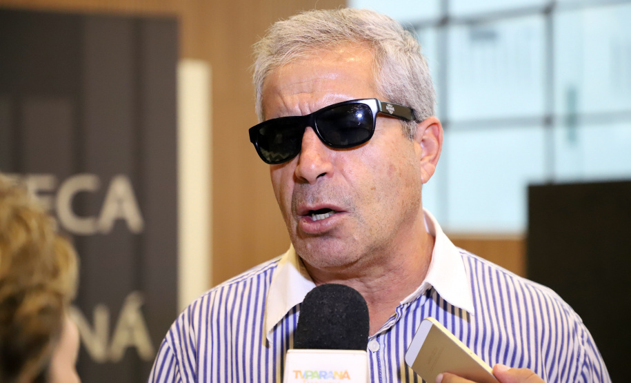 A Biblioteca Pública do Paraná (BPP) recebe nesta terça-feira (06) a mais moderna tecnologia de visão artificial do mundo, que beneficiará cegos e pessoas com visão reduzida