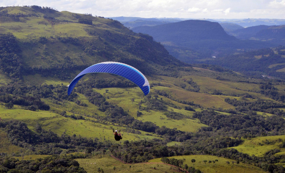 Pesquisa apontou que o segmento Ecoturismo/Natureza/Turismo de Aventura é o segundo mais procurado por clientes no Paraná (16,2%). Preparamos um roteiro com dicas preciosas de onde se aventurar pelo Estado.
Foto: Valdir Amaral/Esporte PR