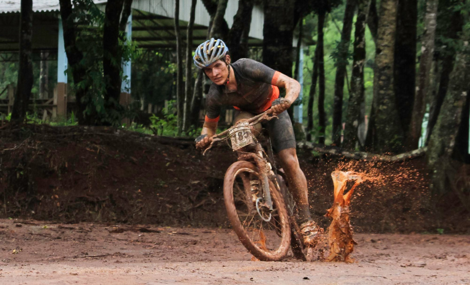 Belezas naturais fazem do Paraná polo do turismo de aventura - Foto: Divulgação Esporte Paraná