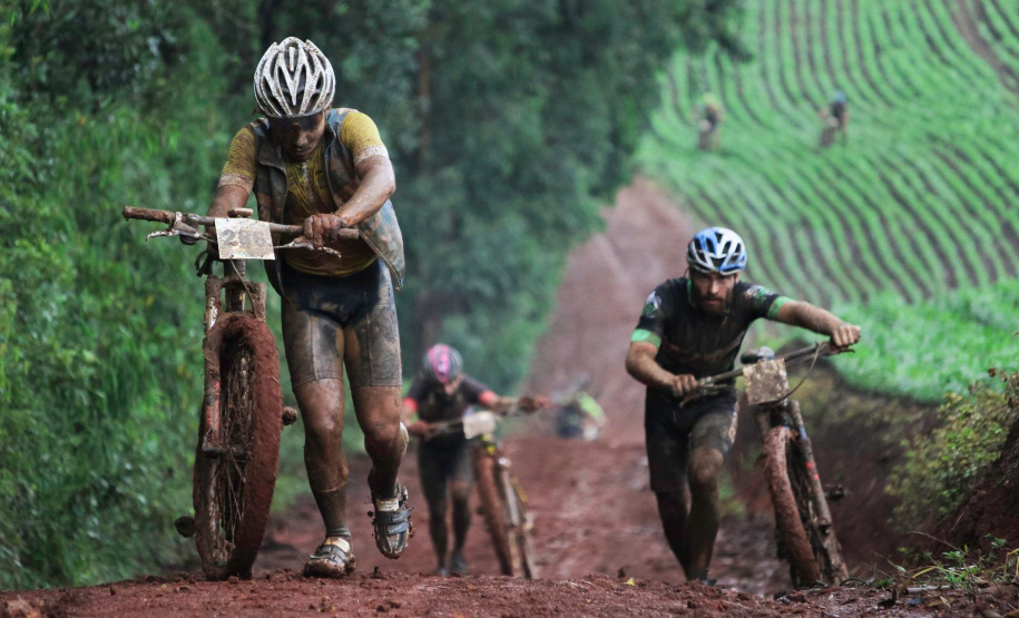 Belezas naturais fazem do Paraná polo do turismo de aventura - Foto: Divulgação Esporte Paraná