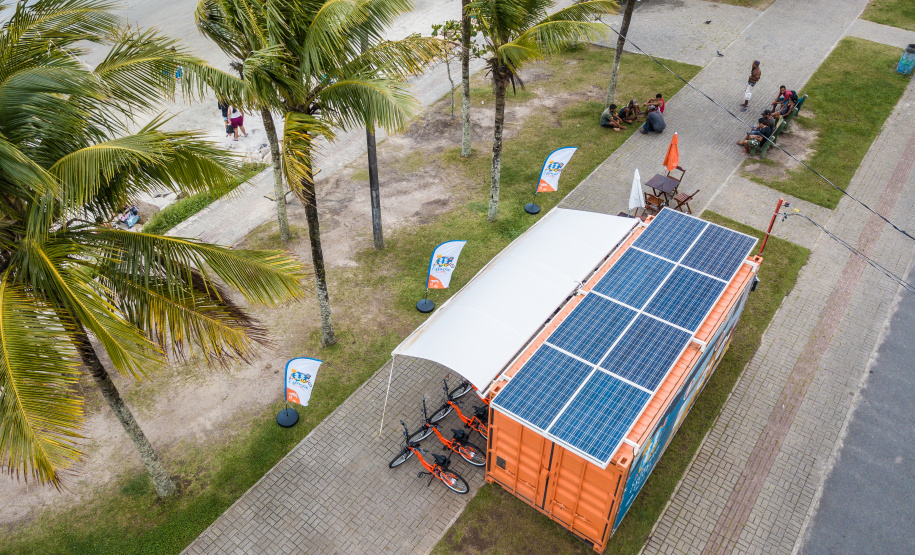 A operação das três Estações Copel instaladas em Matinhos, Guaratuba e Pontal do Paraná será encerrada no dia 16 (domingo). Abertas ao público da orla desde o dia 13 de dezembro, as estações fazem parte do Verão Maior do litoral paranaense e concederam 2,5 mil empréstimos de patinetes e bicicletas elétricos durante a temporada. - Curitiba, 07/02/2020 - Foto: Valdenir Daniel Cavalheiro/Divulgação Copel