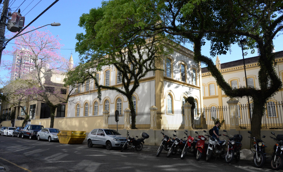 O novo contrato inicia em 16 de fevereiro de 2020. Até lá, os servidores que precisarem de atendimento médico devem continuar procurando o atual contratado, o hospital da Cruz Vermelha.
Foto:Venilton Küchler/Arquivo SESA