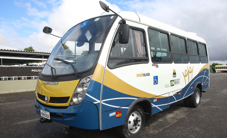 A Rede de Proteção Social e Especial Básica do Paraná ganhou reforço nesta sexta-feira (07), com o repasse de 222 carros e 15 micro-ônibus para 167 municípios do Estado