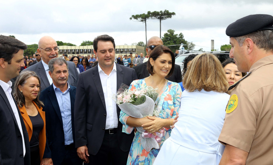 A Rede de Proteção Social e Especial Básica do Paraná ganhou reforço nesta sexta-feira (07), com o repasse de 222 carros e 15 micro-ônibus para 167 municípios do Estado