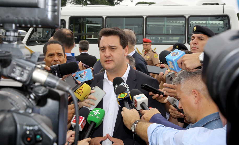 A Rede de Proteção Social e Especial Básica do Paraná ganhou reforço nesta sexta-feira (07), com o repasse de 222 carros e 15 micro-ônibus para 167 municípios do Estado