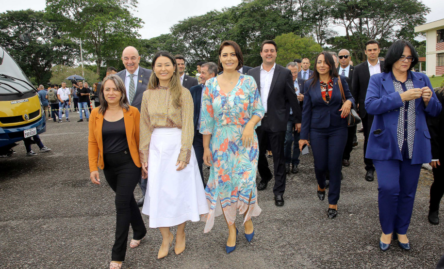 A Rede de Proteção Social e Especial Básica do Paraná ganhou reforço nesta sexta-feira (07), com o repasse de 222 carros e 15 micro-ônibus para 167 municípios do Estado