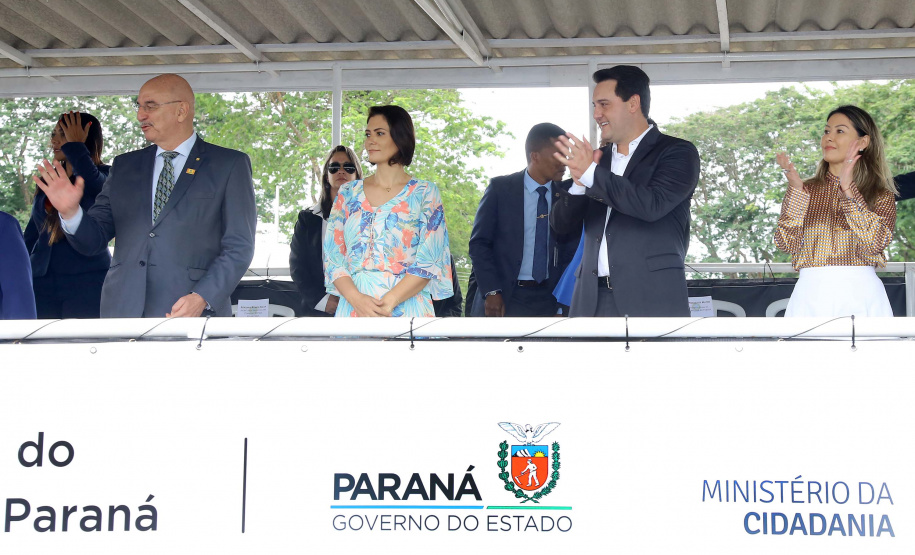 A Rede de Proteção Social e Especial Básica do Paraná ganhou reforço nesta sexta-feira (07), com o repasse de 222 carros e 15 micro-ônibus para 167 municípios do Estado