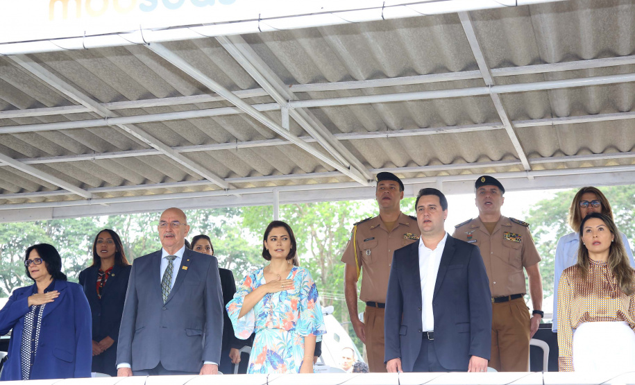 A Rede de Proteção Social e Especial Básica do Paraná ganhou reforço nesta sexta-feira (07), com o repasse de 222 carros e 15 micro-ônibus para 167 municípios do Estado