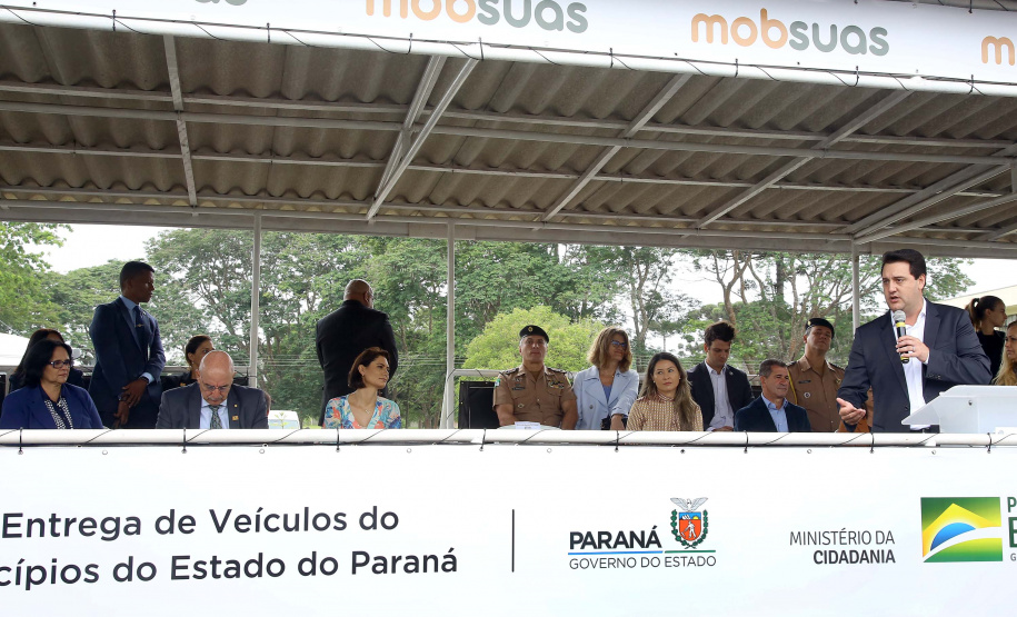 A Rede de Proteção Social e Especial Básica do Paraná ganhou reforço nesta sexta-feira (07), com o repasse de 222 carros e 15 micro-ônibus para 167 municípios do Estado