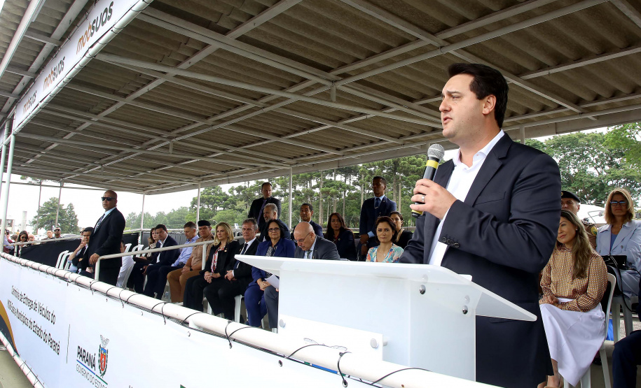 A Rede de Proteção Social e Especial Básica do Paraná ganhou reforço nesta sexta-feira (07), com o repasse de 222 carros e 15 micro-ônibus para 167 municípios do Estado