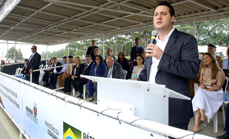 A Rede de Proteção Social e Especial Básica do Paraná ganhou reforço nesta sexta-feira (07), com o repasse de 222 carros e 15 micro-ônibus para 167 municípios do Estado