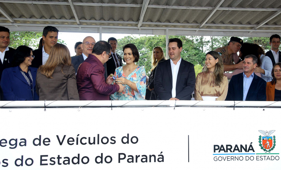 A Rede de Proteção Social e Especial Básica do Paraná ganhou reforço nesta sexta-feira (07), com o repasse de 222 carros e 15 micro-ônibus para 167 municípios do Estado