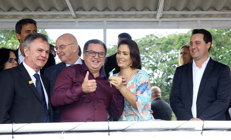 A Rede de Proteção Social e Especial Básica do Paraná ganhou reforço nesta sexta-feira (07), com o repasse de 222 carros e 15 micro-ônibus para 167 municípios do Estado