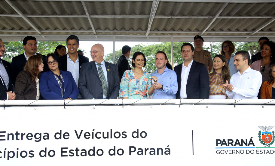 A Rede de Proteção Social e Especial Básica do Paraná ganhou reforço nesta sexta-feira (07), com o repasse de 222 carros e 15 micro-ônibus para 167 municípios do Estado