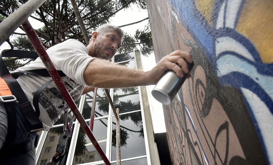 Marcelo Le, muralista e artista plástico. Museu Casa Alfredo Andersen(MCAA).Curitiba, 05 de fevereiro de 2020.Foto: Kraw Penas/SECC