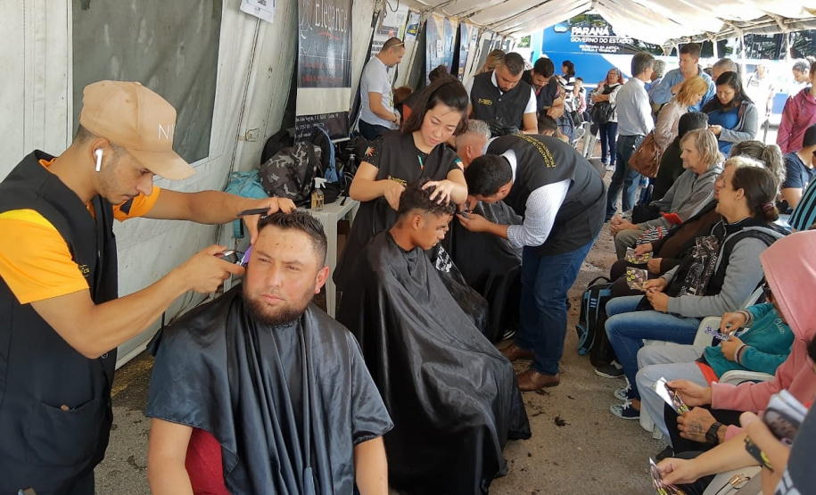 A ação encaminhou mais de 700 pessoas para vagas de empregos, e registrou cerca de 200 agendamentos para emissão da carteira de identidade nesta sexta-feira (07).
Foto: SEJUF