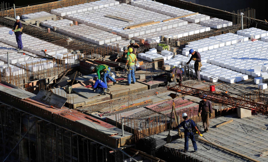 Nove das dez cidades com maiores saldos de emprego no Paraná em 2019 registraram evoluções significativas no mercado de trabalho em relação a 2018, segundo balanço do Cadastro Geral de Empregados e Desempregados (Caged). - Curitiba, 10/02/2020  -  Foto: Arnaldo Alves/Arquivo AEN