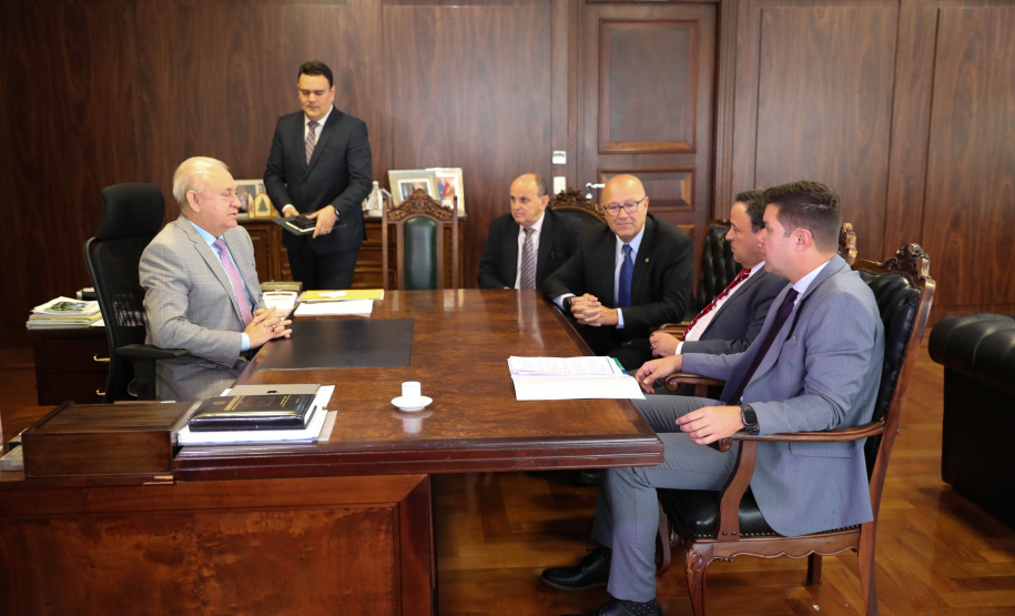 O Governo do Estado pretende aumentar a fiscalização nas obras públicas, com câmeras que transmitam, em tempo real, o andamento do serviço contratado