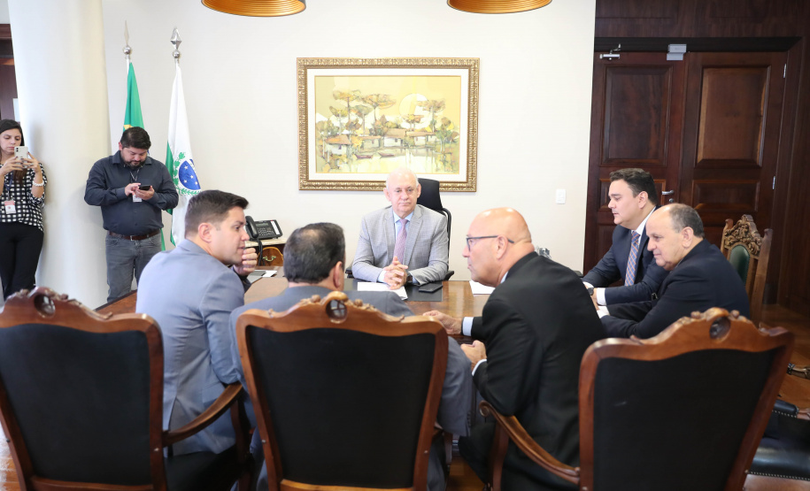 O Governo do Estado pretende aumentar a fiscalização nas obras públicas, com câmeras que transmitam, em tempo real, o andamento do serviço contratado