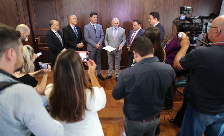 O Governo do Estado pretende aumentar a fiscalização nas obras públicas, com câmeras que transmitam, em tempo real, o andamento do serviço contratado