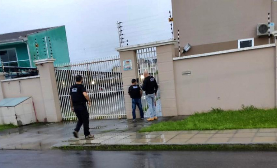 A Polícia Civil  do Paraná (PCPR) realizou operação contra fraudes em licitações públicas, na manhã desta segunda-feira (10). Dois empresários de Curitiba, que atuavam no ramo de dedetização, foram presos preventivamente. Eles são suspeitos de fraudes em diversos municípios nos estados do Paraná e Santa Catarina.  -  Curitiba, 10/02/2020  -  Foto: Divulgação Polícia Civil/SESP