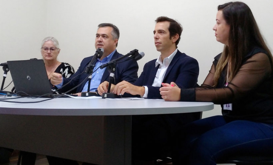 Secretários das duas pastas participaram de webconferência, que reuniu diretores, professores, servidores. Iniciativa vai envolver também alunos e seus familiares e faz parte das atividades programadas pelo Comitê Intersetorial de Controle da Dengue.
Foto: SESA