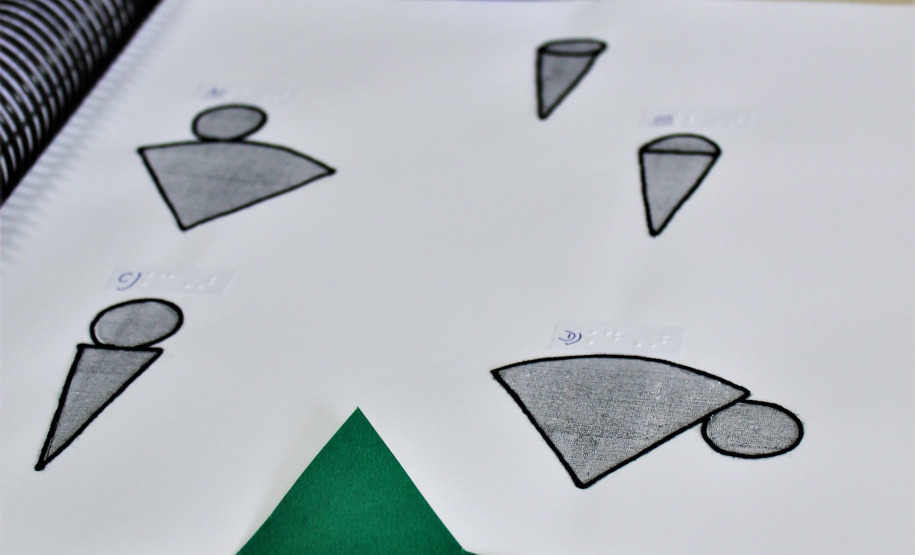 Marcada para o dia 18 de fevereiro, a primeira edição da Prova Paraná em 2020 foi pensada de modo a incluir todos os estudantes da rede estadual de Educação com necessidades especiais. Para que isso seja possível, foram impressas provas diferenciadas para alunos cegos ou com baixa visão e serão repassadas orientações específicas às escolas a respeito da aplicação do teste a jovens da Educação Especial  -  Curitiba, 10/02/2020  -  Foto: Divulgação SEED