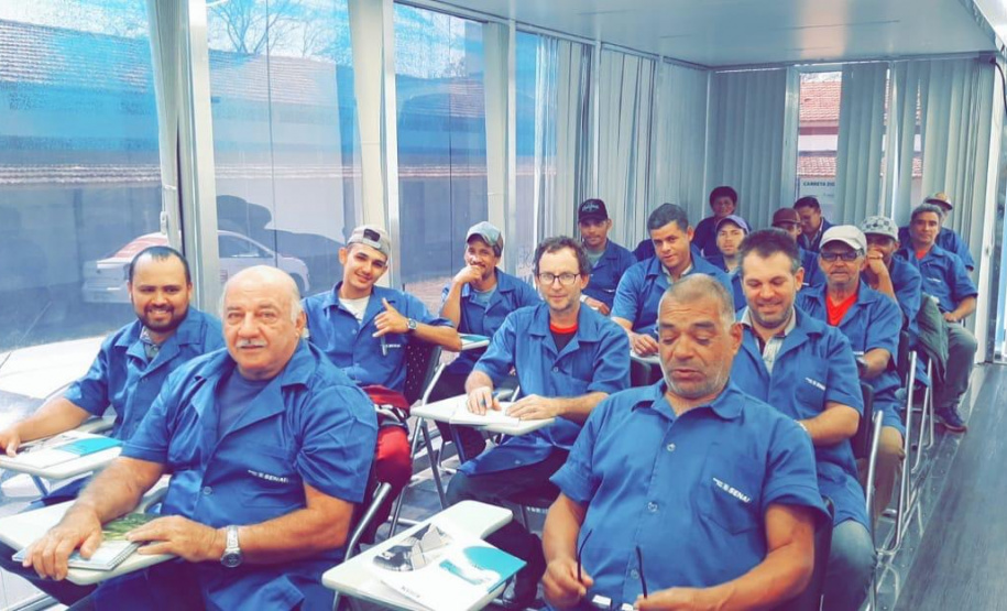 As Carretas do Conhecimento vão atender cerca de 64 municípios paranaenses em 2020, e em Curitiba 20 bairros receberão as Unidades Móveis, que qualificarão mais de 1