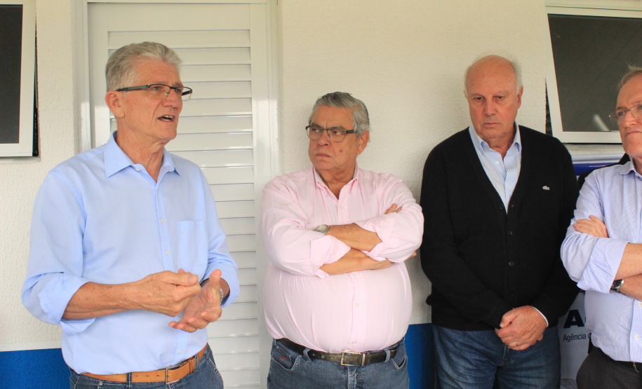 O Governo do Estado inaugurou nesta terça-feira (11) em Campina Grande do Sul, na Região Metropolitana de Curitiba, o novo Posto de Fiscalização de Trânsito Agropecuário, da Agência de Defesa Agropecuária do Paraná (Adapar). Também foi assinado um termo que determina a cessão do posto do Fundepec para a Adapar.  - Campina Grande do Sul, 11/02/2020  -  Foto: Gisele Barão/SEAB