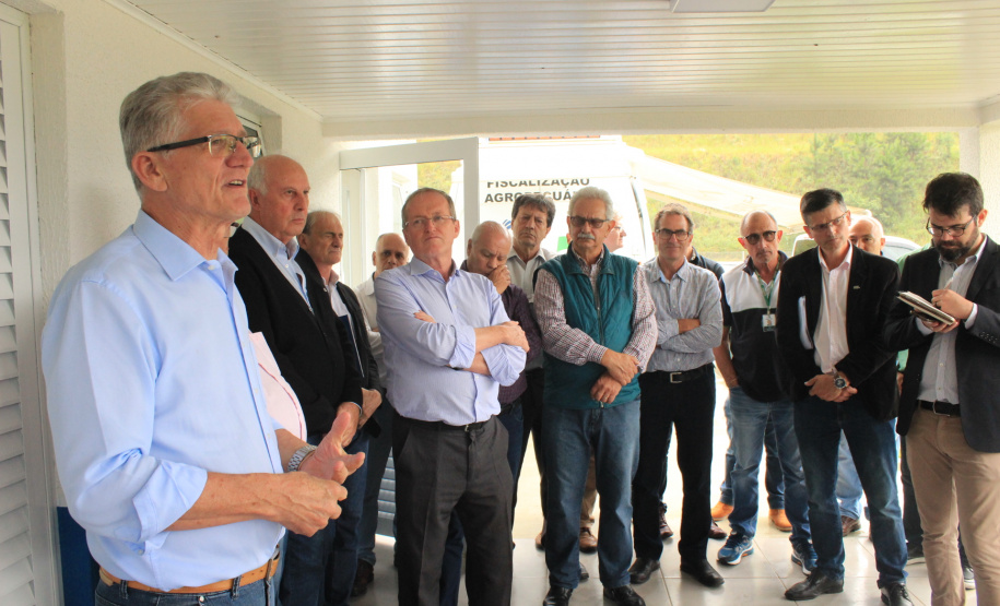 O Governo do Estado inaugurou nesta terça-feira (11) em Campina Grande do Sul, na Região Metropolitana de Curitiba, o novo Posto de Fiscalização de Trânsito Agropecuário, da Agência de Defesa Agropecuária do Paraná (Adapar). Também foi assinado um termo que determina a cessão do posto do Fundepec para a Adapar.  - Campina Grande do Sul, 11/02/2020  -  Foto: Gisele Barão/SEAB